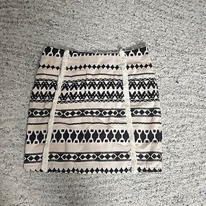 Gorgeous stylish skirt size small by JOA